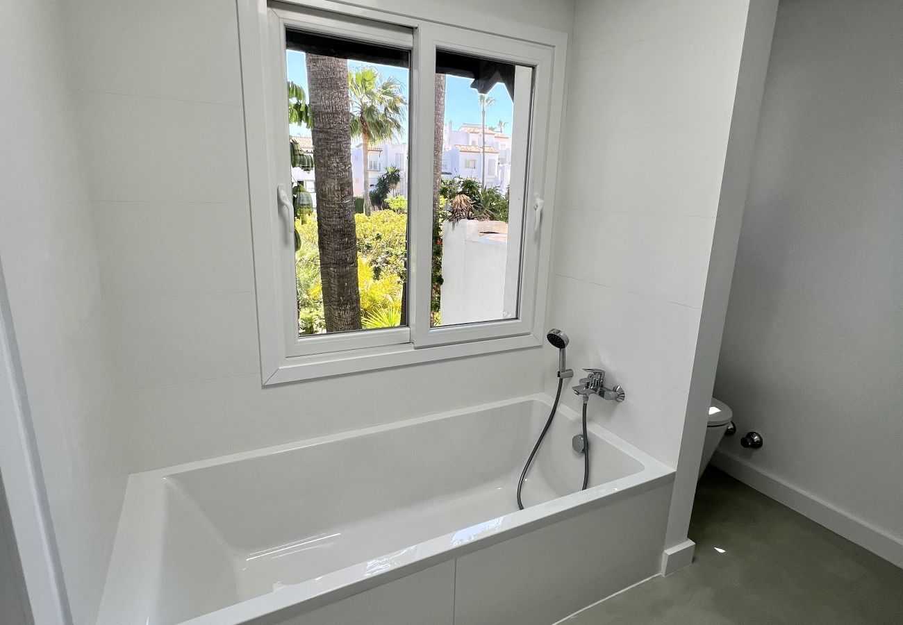 Townhouse in Estepona - 1 - House near the sea in Costalita