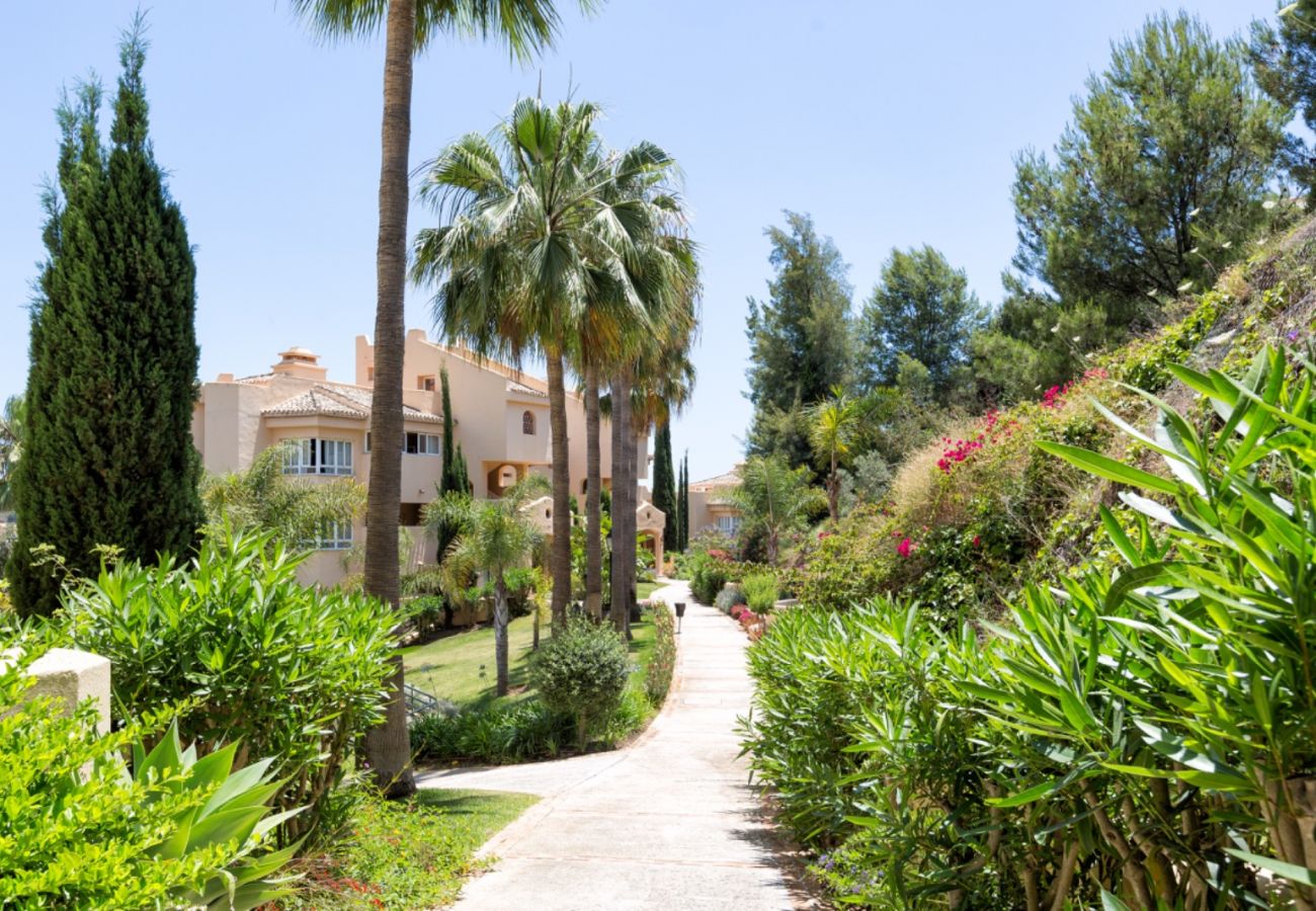 Apartment in Marbella - (REF 14) Apartment on the Golf of Santa Maria