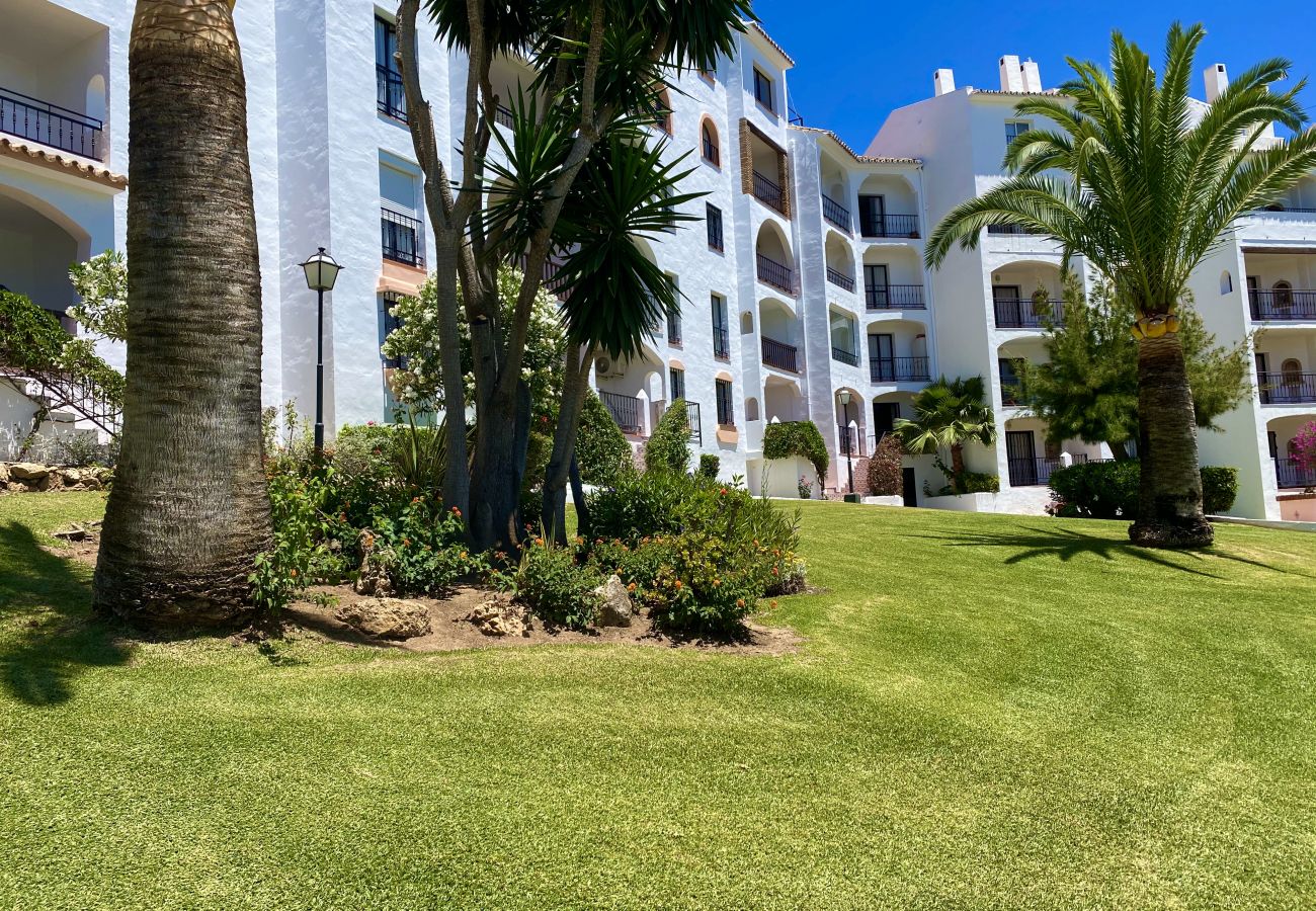 Apartment in Mijas Costa - (REF 12) Apartamento en Riviera a 400m del mar