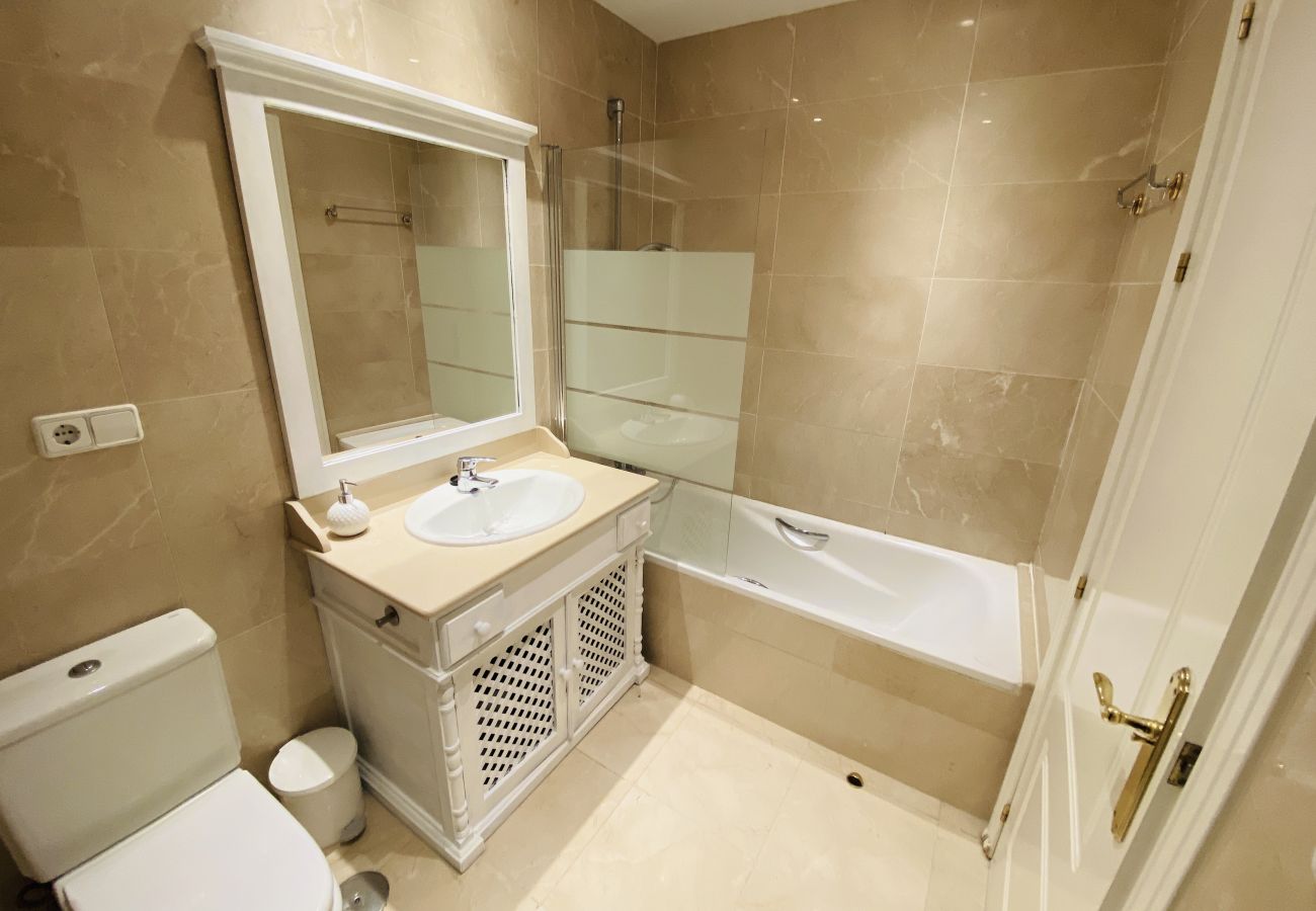 Apartment in Benahavís - 27 - Apt in las Jacarandas, Los Arqueros, Benahavis