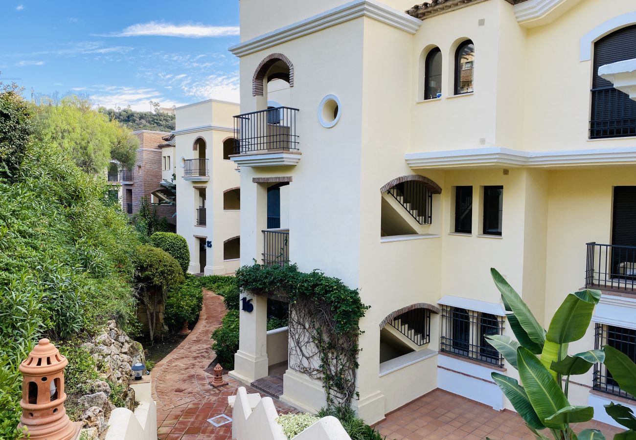 Apartment in Benahavís - 27 - Apt in las Jacarandas, Los Arqueros, Benahavis