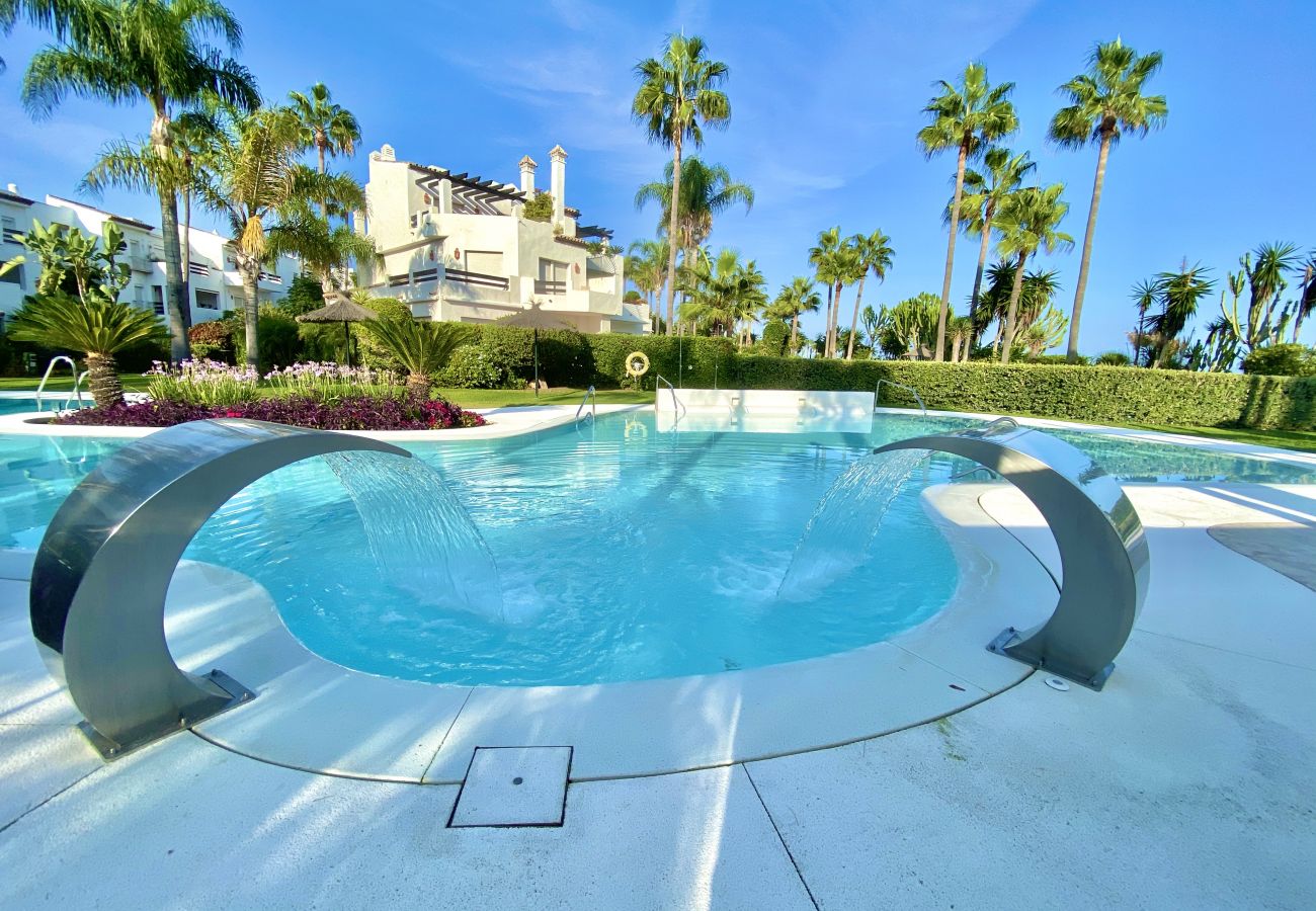 Townhouse in Estepona - (REF 34) Luxury house on the beach in Costalita