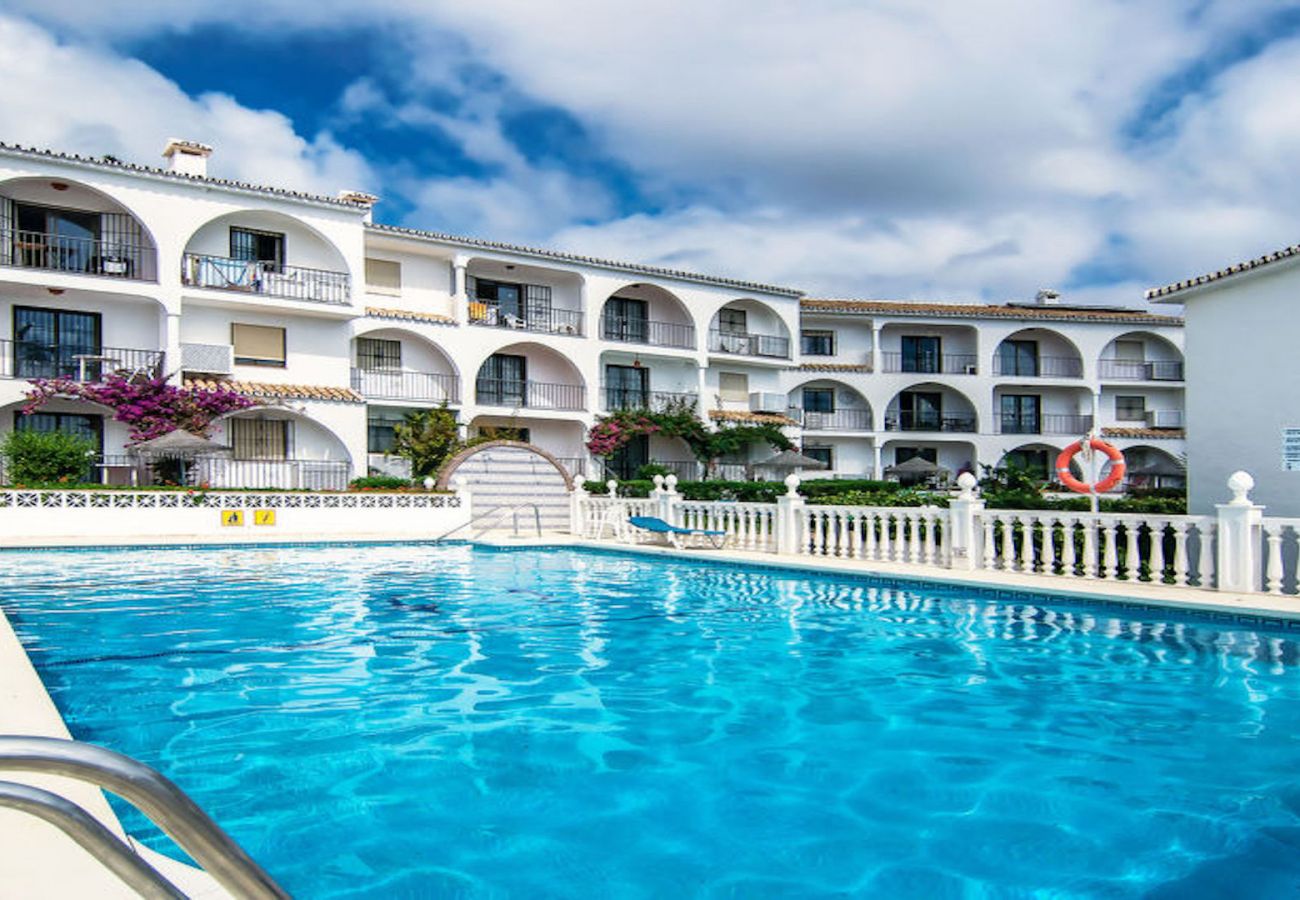 Apartment in Mijas Costa - (REF 43) Apartment with large terrace in El Faro, Mijas