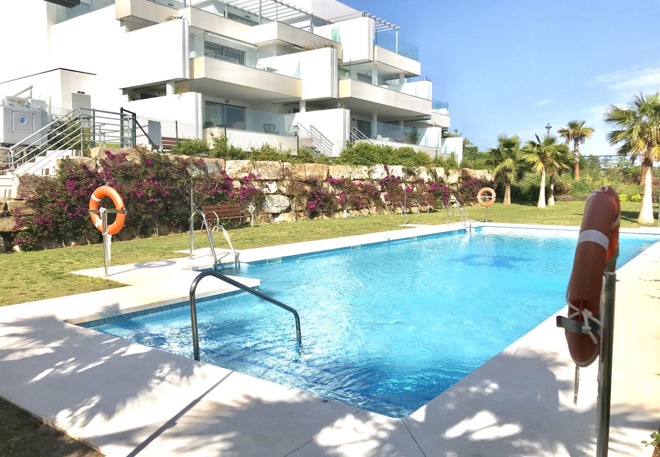 Apartment in Marbella - (REF 49) Apartment with garden in Cabopino, Marbella