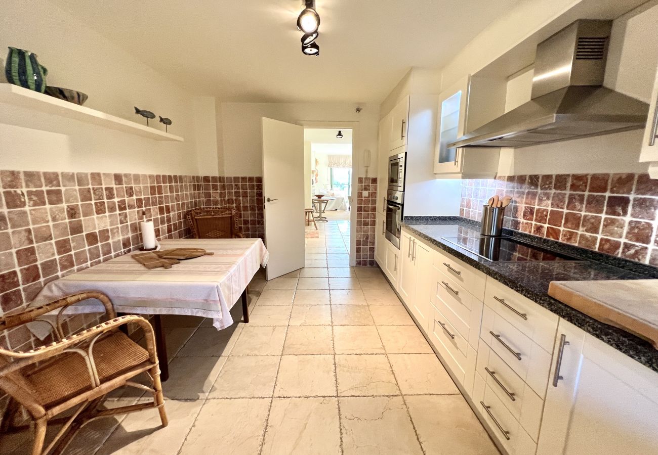 Apartment in Benahavís - 17-Large apartment in Benahavis with sea and valley views