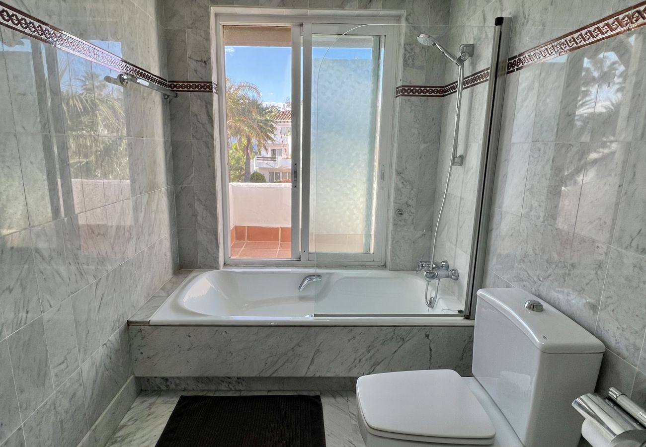 Townhouse in Estepona - 2 - Large townhouse close to the beach in Costalita