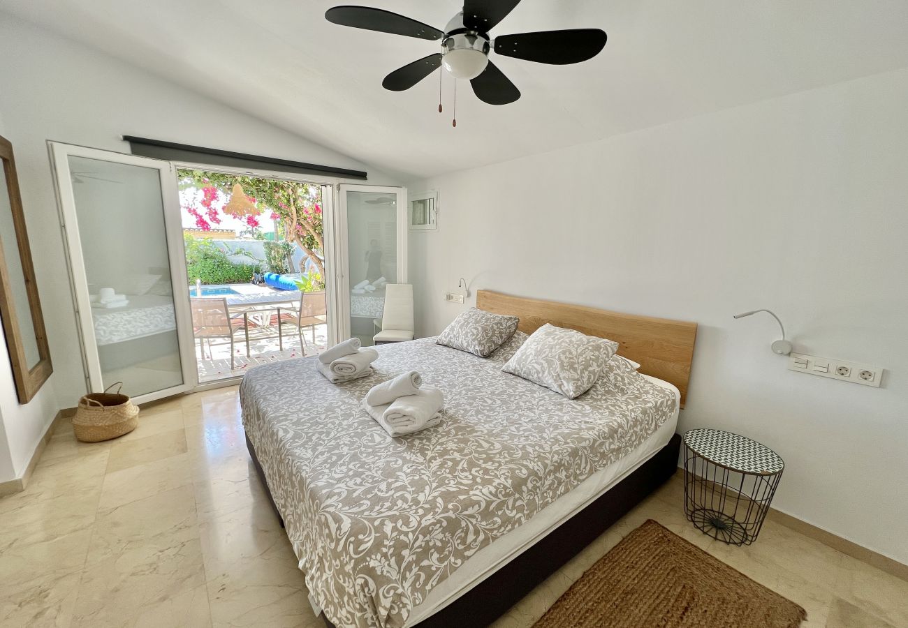 Villa in Estepona - 58 -Villa 9p , private swimming pool, close to the sea