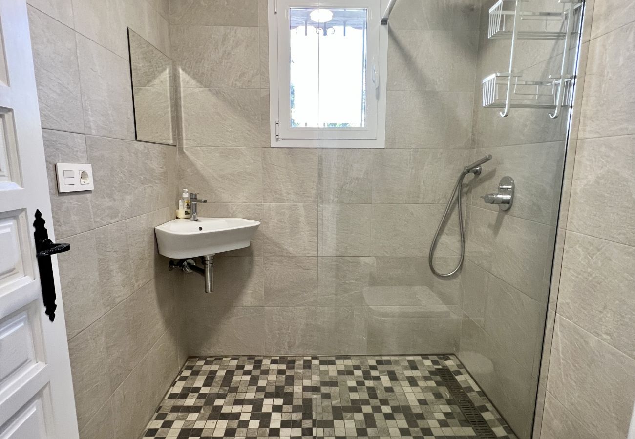 Villa in Estepona - 58 -Villa 9p , private swimming pool, close to the sea