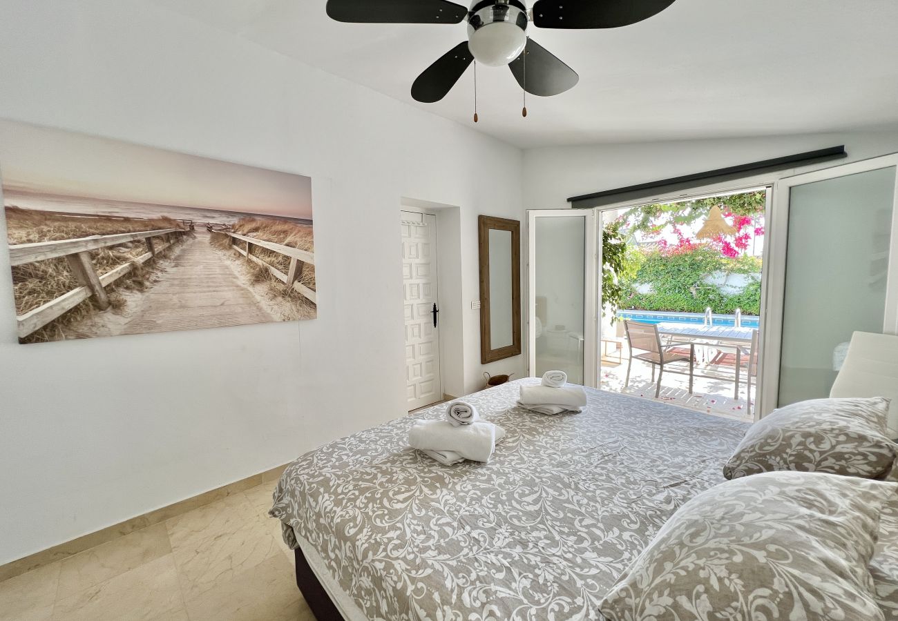 Villa in Estepona - 58 -Villa 9p , private swimming pool, close to the sea