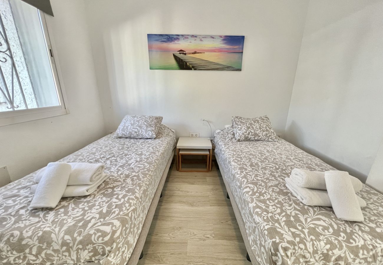 Villa in Estepona - 58 -Villa 9p , private swimming pool, close to the sea