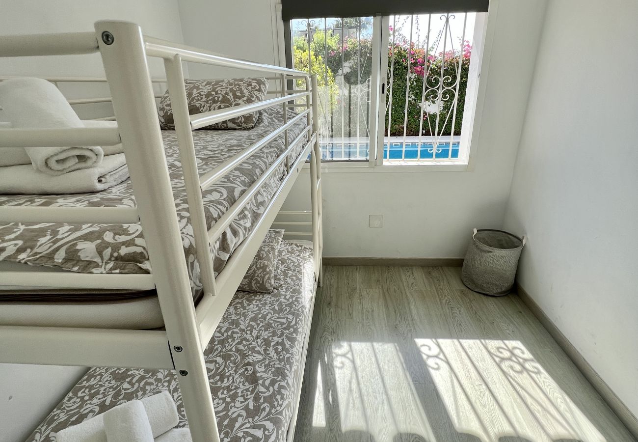Villa in Estepona - 58 -Villa 9p , private swimming pool, close to the sea