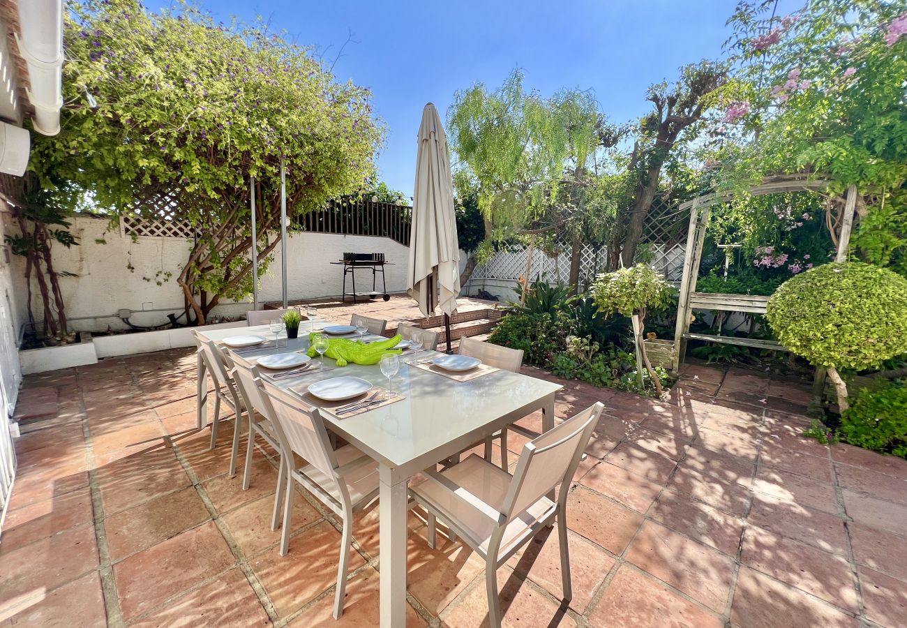 Villa in Estepona - 58 -Villa 9p , private swimming pool, close to the sea