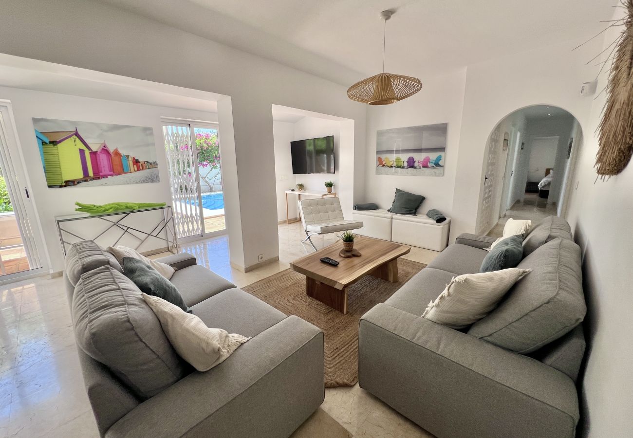 Villa in Estepona - 58 -Villa 9p , private swimming pool, close to the sea