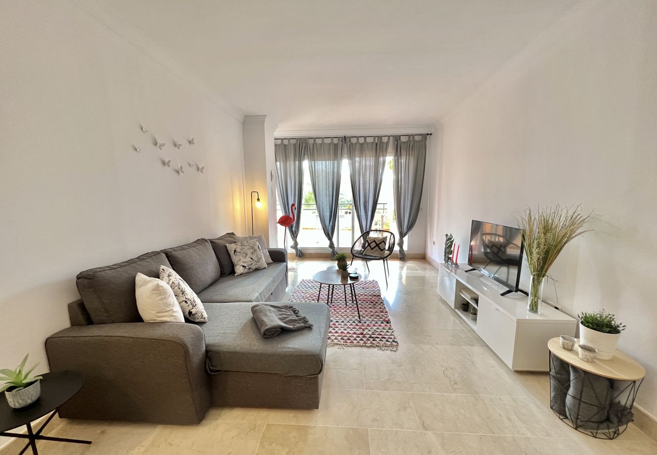 Apartamento en Marbella - (REF 32) Piso en el golf de Santa Maria, Elviria 