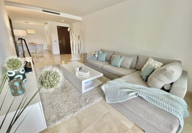 Apartamento en Ojen - 41 - Bajo con jardín en La Floresta Sur, Ojen