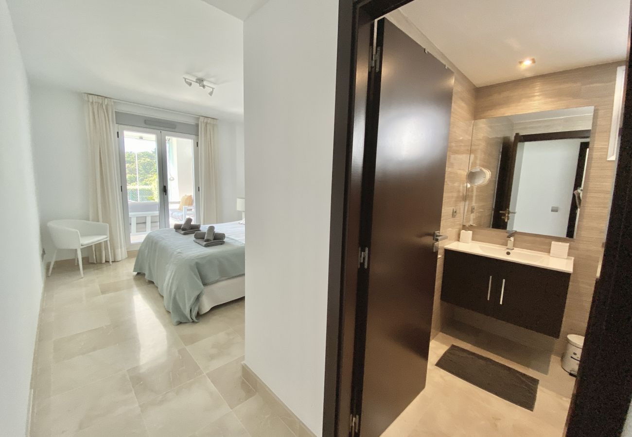 Apartamento en Ojen - 41 - Bajo con jardín en La Floresta Sur, Ojen