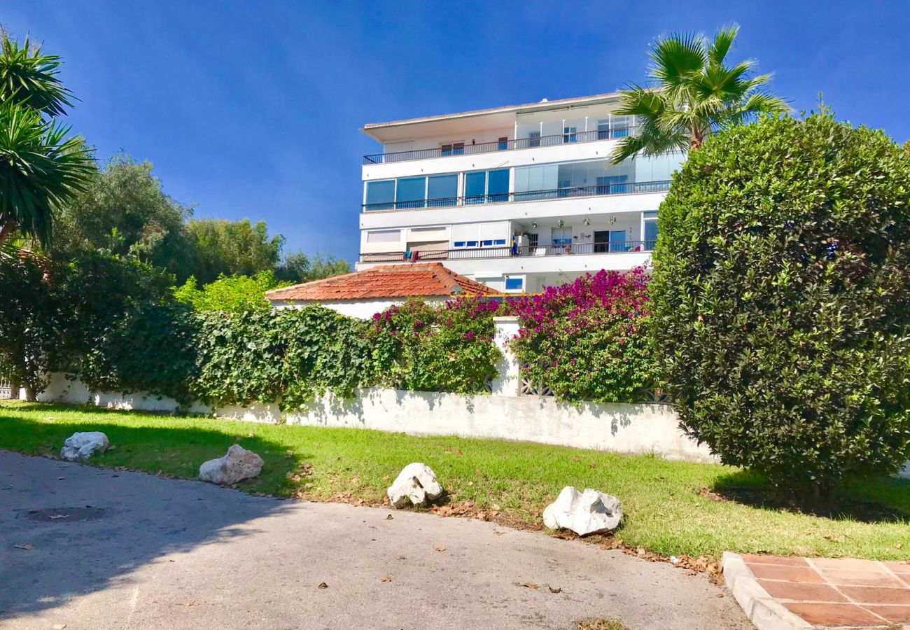 Appartement à Marbella - (REF 31) App en bord de plage à 800m de Puerto Banus