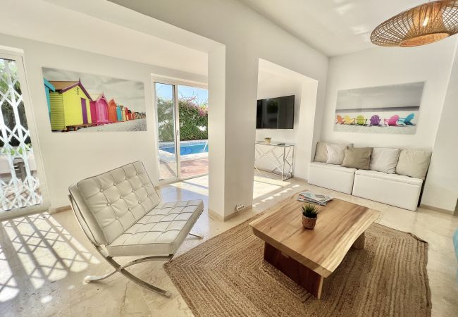 Villa à Estepona - 58 - villa 9p , piscine privé proche de la mer