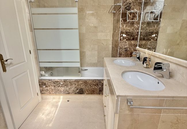 Appartement à Marbella - 50 - app. proche de la mer /Bahia de Marbella  Appartement à Marbella - 50 - app. proche de la mer /Bahia de Marbella